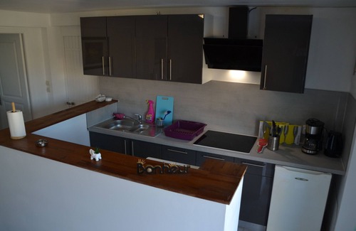 Villeneuve-les-Beziers Apartment | 65m² air-conditioned apartment with swimming pool in quiet residence