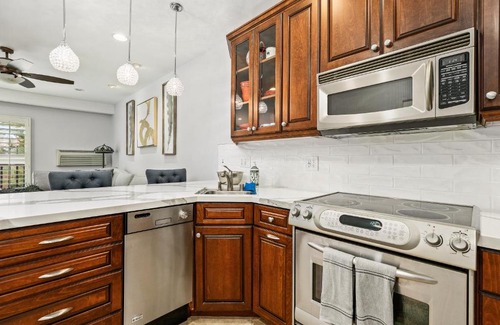 Carlsbad House | 683 Just inside the gates of the Resort - Golf & Premier Fitness Guests Welcome