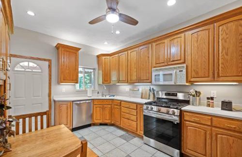 Mount Washington House | 6BDRM with Hot Tub Mt Wash