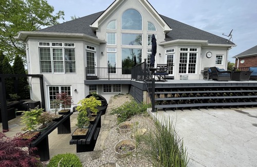 Crestwood House | 6br/5ba Home In Crestwood Sleeps 12-14