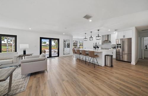 Greenview Shores Villa | 6BR Luxury Wellington Villa with Pool & Spa