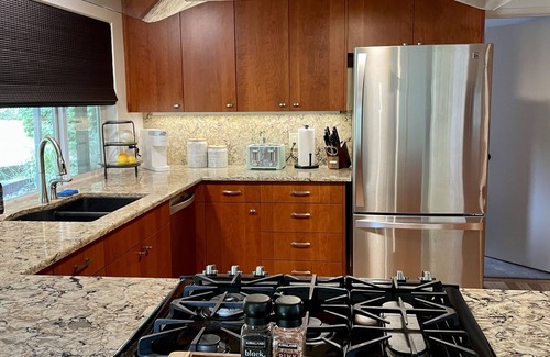 Friendly House | 6BR-Spacious-Bright-Modern