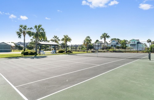 Beachwalk Condo | 6D Mickey's Alley in Harbor Island