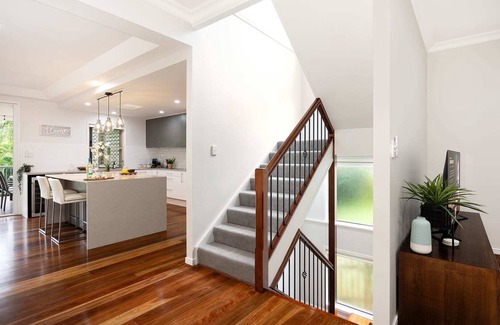 Taringa House | 6km to CBD|Large Family Pool Home in Taringa|Pets