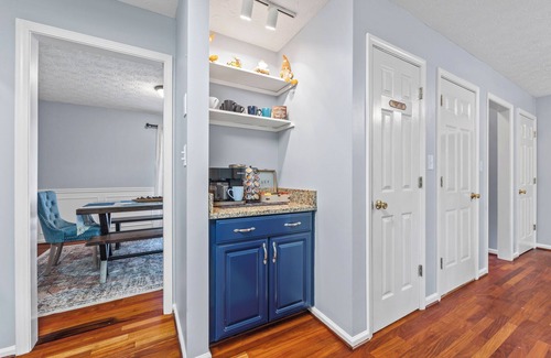 Acworth Apartment | 7.7 mi to LakePoint Sports - Near Historic DT - HotTub