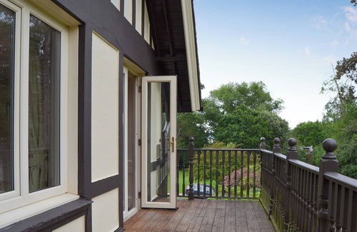 Ryde Cottage | 7 bedroom accommodation in Wootton Bridge, near Ryde