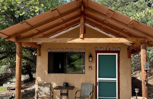 Glenwood House | #7 Casita Amore at the Catwalk, Secluded Cabin for Two
