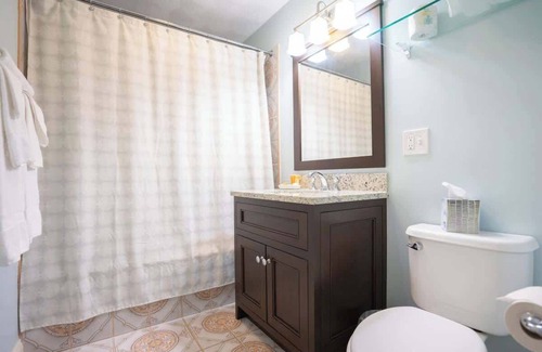 Middletown House | #7 | Comfy Room w/King-bed