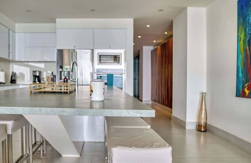Conchas Chinas Apartment | 7 Floor 3BR Ocean View Condo at Indah by *Maxwell