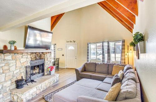 Sugarloaf House | 7 Mi to Big Bear Mountain Resort Winter Getaway!