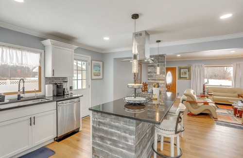 Sandusky House | 7 Mi to Cedar Point: Retreat w/Hot Tub & Gazebo