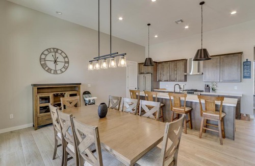 Apache Junction House | 7 Mi to Lost Dutchman Home with Pool and Patio!