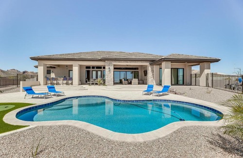 Apache Junction House | 7 Mi to Lost Dutchman Home with Pool and Patio!
