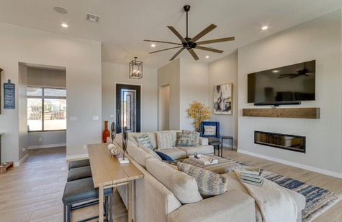 Apache Junction House | 7 Mi to Lost Dutchman Home with Pool and Patio!