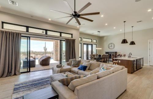 Apache Junction House | 7 Mi to Lost Dutchman Home with Pool and Patio!
