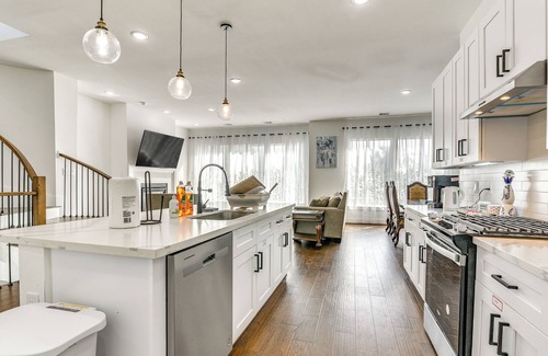 Briarforest House | 7 Mi to The Galleria: Modern Home w/Fenced Yard