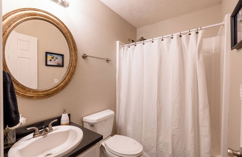 Searcy House | 7 min to Harding University NEW LISTING Feel at home "Compass Retreat Searcy, AR