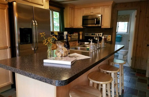 Intervale House | 7 Min to StoryLand,Great for families, PacMan Arcade game, Firepit, Dog friendly