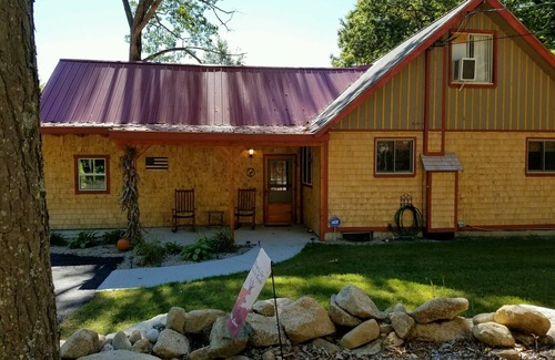 Intervale House | 7 Min to StoryLand,Great for families, PacMan Arcade game, Firepit, Dog friendly
