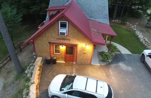 Intervale House | 7 Min to StoryLand,Great for families, PacMan Arcade game, Firepit, Dog friendly