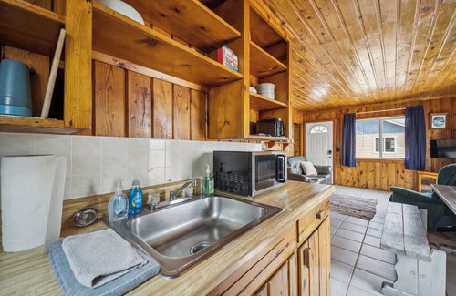 Oscoda Cabin | #7 | Sleeps More, Cozy, Lake Access