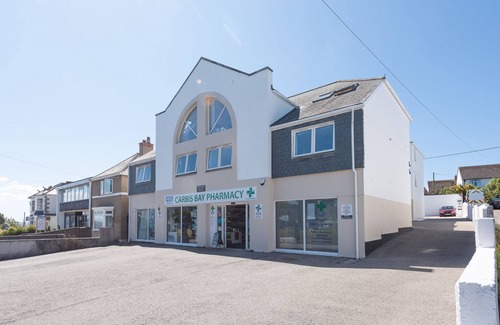 Carbis Bay Apartment | 7 Trevose House - an apartment that sleeps 4 guests in 2 bedrooms