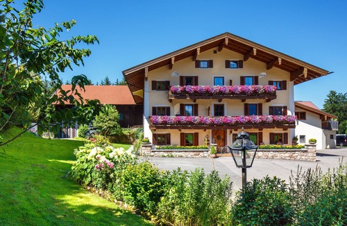 Ruhpolding Apartment | 7. vacation apartment Enzian, 130sqm, balcony and terrace, kitchen, 4 bedrooms