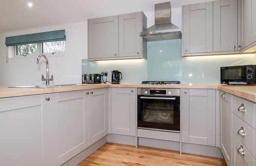 Looe Cottage | 7 VALLEY VIEW, pet friendly, character holiday cottage in Pelynt
