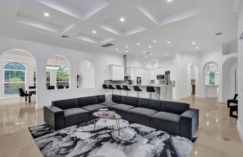 Davie House | 7000sf Mansion/Gameroom/Theater/Heated Pool