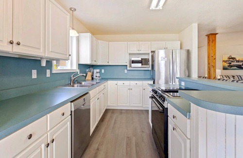 South Nags Head House | 7074 Seashells and Sunsets * 3 Min Walk to Beach