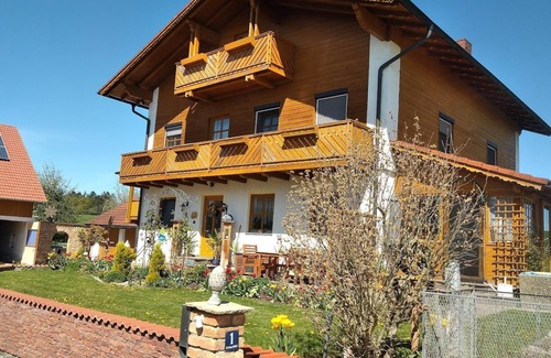 Koesslarn Apartment | 70sqm apartment with alpine view with pool, trampoline and pool table