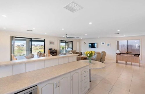 Nangkita House | 71 Blanche Pde Hindmarsh Island