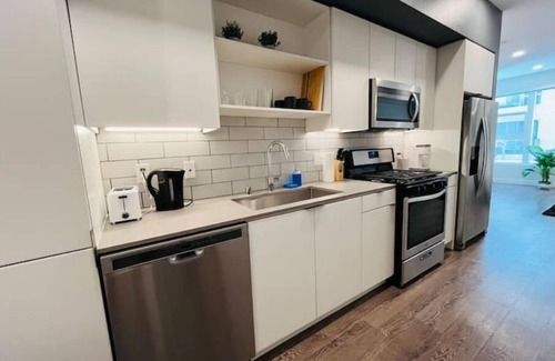 Hollywood Condo | 7111 Santa Monica blvd West Hollywood 90046