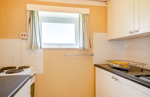 Kessingland House | 74 Seaview - Three Bedroom House, Sleeps 4