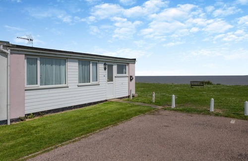 Kessingland House | 74 Seaview - Three Bedroom House, Sleeps 4