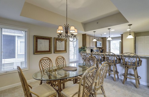 Palmetto Dunes Condo | 7634 Huntington-Canal views, heated pool & spa. Quick walk to Ocean.