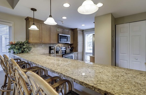 Palmetto Dunes Condo | 7634 Huntington-Canal views, heated pool & spa. Quick walk to Ocean.