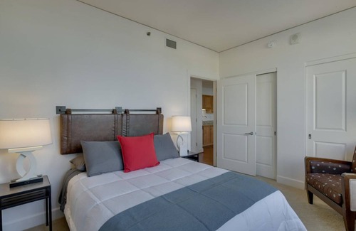 Pearl District Apartment | 79 m² Apartment ∙ 1 bedroom ∙ 2 guests