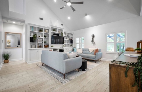 Vilano Beach House | 7BD/5BA, Heated Pool @ the Beach! Game Garage, Mini Golf, & More! 10min to DT