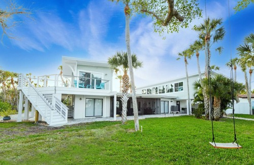 Englewood House | 7BR, 3BA, Sleeps 17 near Englewood Beach, Manasota Key