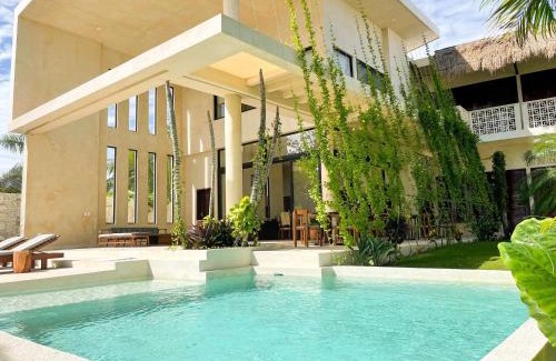 Calderitas Villa | 7BR Beautiful Waterfront Villa - Perfect Getaway
