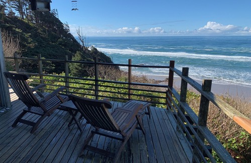 Arch Cape House | '7c's' Private Oceanfront Cabin near Hug Point, Arch Cape and Cannon Beach