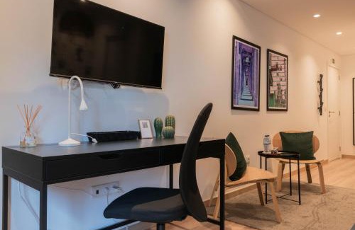 Santo Antonio dos Olivais Bed & Breakfast | 7Min to Uni Sé-Velha - AC - Work Desk - 300MBs WiFi - Suite 4