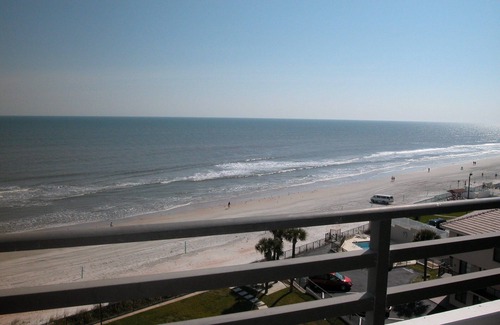 Daytona Beach Condo | 7th Floor End Unit - Right on the Beach