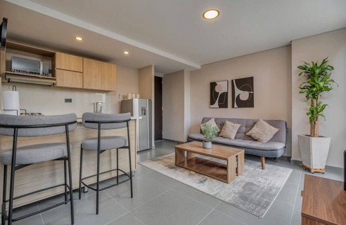 El Tesoro Apartment | 7th floor modern apartment close to parque lleras