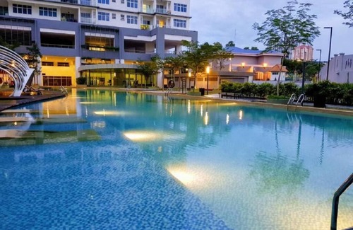 Bandar Puchong Jaya Condo | 8-9pax/5min walk IOIMall/Puchong/15min drive to Sunway/中文房东