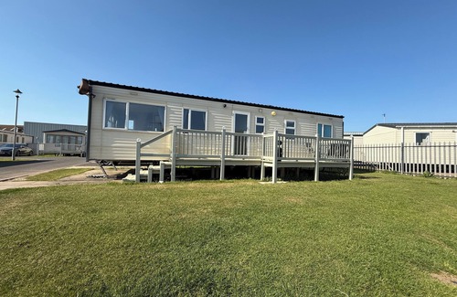 Skegness House | 8 Berth Caravan On Coastfields Leisure, Dog & Family Friendly