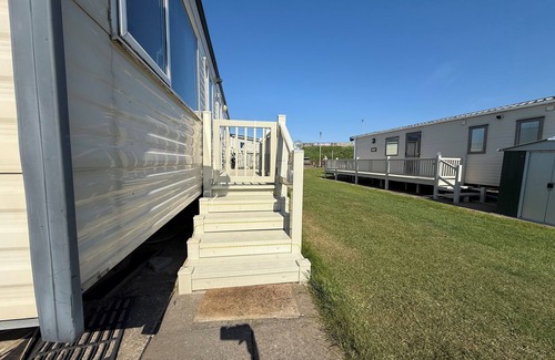 Skegness House | 8 Berth Caravan On Coastfields Leisure, Dog & Family Friendly