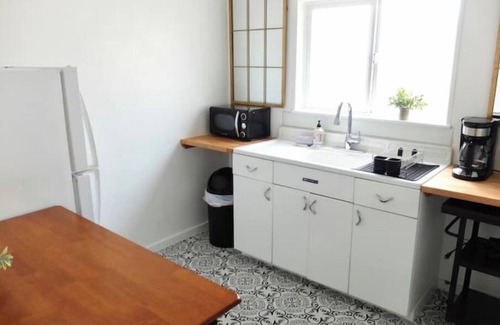 Mariposa Apartment | #8 Downtown Apt -Historic main street - King Bednn