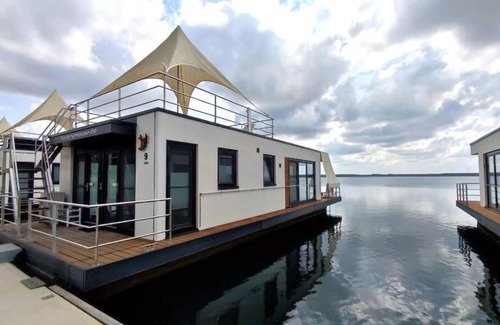 Vetschau/Spreewald Boat Rental | 8. floating vacation home Milan - Floating vacation homes Gräbendorfer See